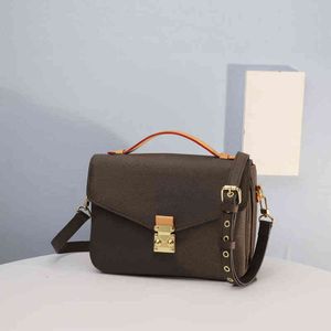 Qualité Luxurey Designer Lady's Messenger Bag Fleur Décoration En Cuir Petit Carré Main Simple Épaule