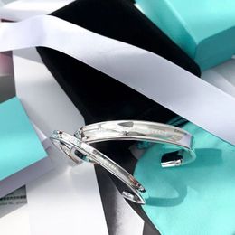 Marca de calidad Diseñadores de lujo Puños Pulseras Pulsera de diseñador azul Joyería de lujo Estilo de pareja para mujeres Accesorios de boda bueno agradable