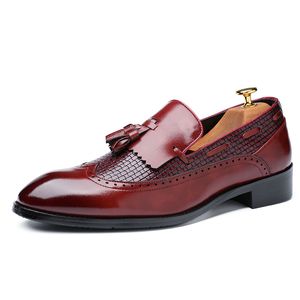 Qualité hommes chaussures formelles pour hommes en cuir Style classique chaussures d'affaires sans lacet conception hommes robe de mariée grande taille 37-48