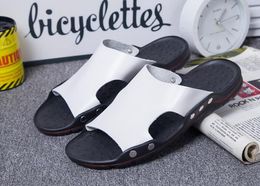 Des hommes de caoutchouc de qualité Haute Sandaux d'été Slide de plage de la plage de la mode Pantoufles de chaussures intérieures taille 39-45 1 148 48 65535