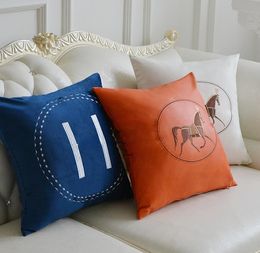 Funda de almohada de calidad Modelo de diseñador Cojín de sofá naranja Funda de cojín de chaleco bordado de gama alta de cuero suave Hotel de lujo sin núcleo