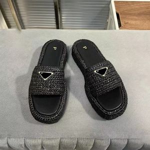 Qualité Paille Miroir Weave Pantoufles Designer Tongs Mode Triangle Raphias Plateforme Sandale Plate Slide Femme Été Piscine Casual Chaussure Talon Extérieur Hommes Sliders