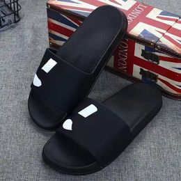 Kwaliteit driedimensionale slippers mannelijke en vrouwelijke groot grootte indoor home outdoor sandalen paar zee-nachtmarkt supermarkt groothandel