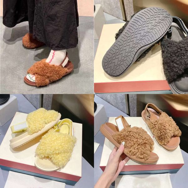 Top Brand Sandales plates Femmes Chaussures de créateurs de cheveux d'agneau