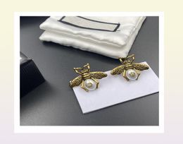 Boucles d'oreilles à double lettre de qualité de qualité Bee Hop Bee 18k Gold Brand Studs Rock Punk Round Wedding Gift Fashion Earring 4563231