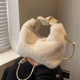 Qualité Femmes Hiver En Peluche Fausse Fourrure Mini Sac À Bandoulière Doux Cross-body Portable Automne Casual Dame Sac À Main Filles Sac Chaud 240314