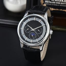 Quartz Horloges Mens Watch Designer horloge lederen band roestvrij staal analoge drie naald display zon en maan fase stenen heren horloge mode digitaal elegant horloge