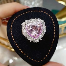Reine Heart Pink Diamond Ring 925 Sterling Silver Party Band Anchons pour femmes Bridal Promed Engagement Bijoux Cadeau