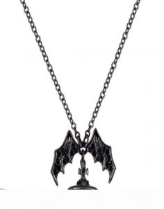 Queen Mother Demon Evil Titanium Black Wings Diamond Saturn Collier Super Cool Punk Bat7774845