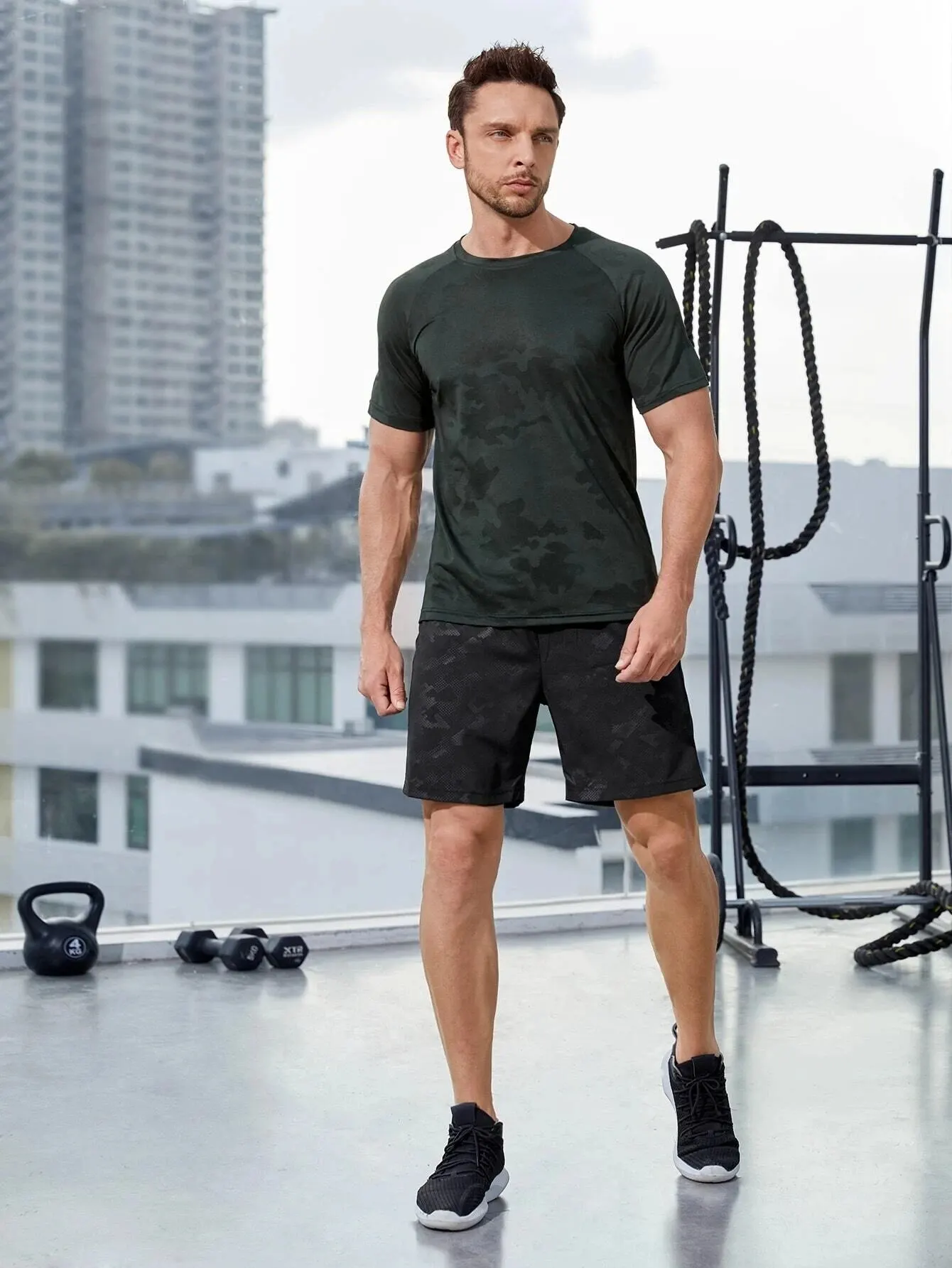 Snabbt torkande andningsbara shorts, mäns dragkropp med hög stretch idrottsskort för sommar gymträning träning