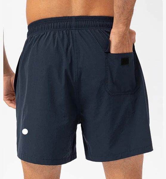 Shorts de gymnase secs à hommes rapides avec poche arrière pour téléphone mobile Running Running Jogger pantalable Polyester respirant en plusieurs couleurs tailles