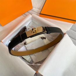 Cinturón de mujeres tranquilas Ceinture Luxe Womens Diseñador Cinturas de negocios Aleación Hebilla Pequeño cinturón chapado de oro para la cintura del hombre Cuero real Fina de moda YD013 C4