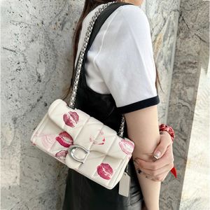 Gewatteerde lip bedrukte schoudertas ontwerper vrouwen taby kettingzakken handtas schouder crossbody koppeling portemonnee hobo portemonnees dames flip hassp taby satchels 240415