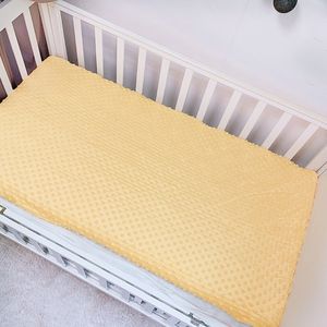 Edredones Sábana bajera ajustable para bebés, cama de cuna suave de algodón para niños, funda protectora de colchón de burbujas, almohadilla de Color sólido 230613