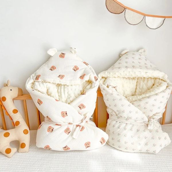 Quilts Hiver Épaissir Chaud né Swaddle Wrap Couverture Coton Mousseline Bébé Couverture À Capuchon Enveloppe Sac De Couchage Garçons Filles Couette 231017