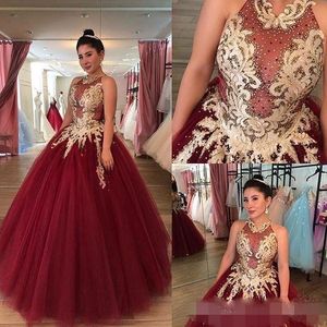 Quinceanera Jurken Bury Mouwloos Tule Goud Appliqué Kralen Illusie Lijfje Pure Hals Tot de grond Baljurk Gala Feestkleding