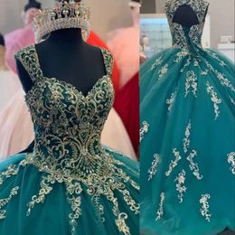 Quinceanera -jurken kloof jager groene kanten applique banden kristallen kralen sweep trein tule op maat gemaakt zoet 16 optocht verjaardagsfeestje baljurk vestidos