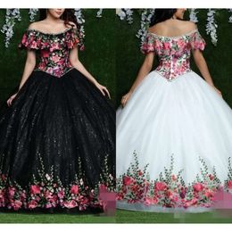 Quinceanera -jurken van het bloemen borduurwerk 2020 schouder kralen ruches op maat gemaakte prom ball jurk zoete 16 formele ocn slijtage