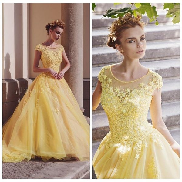 Robes de quinceanera manches à capuchon court jaune scoop couche dentelle applique en tulle de tulle