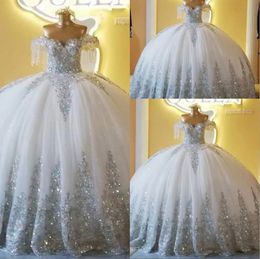 Quinceanera witte kralenjurken kristallen van de schouder sprankelende pailletten Appliqued Custom Made Sweet 16 Birthday Party Prom Ball Gown Vestidos