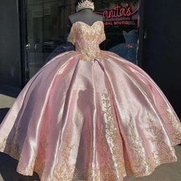 Quinceanera met roze gouden jurken kanten applique elegant van de schouder satijn zoet 16 verjaardagsfeestje baljurk op maat gemaakte vestidos