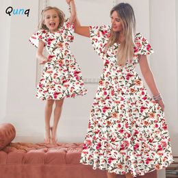 QUNQ Summer PatidChild Collar Fashion Fashion Sew Seeve Vestido dulce Mamá e hija Ropa a juego 240327