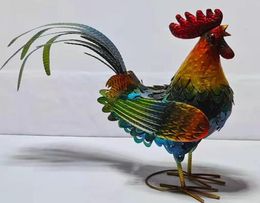 "Ornement de coq en métal fabriqué à la main pour la décoration de la maison - Figurine de coq en fer coloré parfaite pour la richesse et la bonne chance - Cadeau d'art et d'artisanat unique"