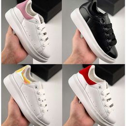 "Stijlvolle kindermode leren sneakers met 3M reflecterend, dik zolen en hoogteverhogend ontwerp voor jongens en meisjes - zwart/wit fluweel, casual en comfortabel"