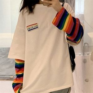 QWEEK Regenboog Gestreept Lange Mouw T-shirt voor Vrouwen Herfst Koreaanse Mode Wit Tops Tee Shirt Vrouwelijke Kpop Alt Kleding 220226