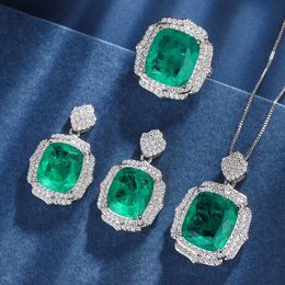 Qxtc Charms Emerald Gemstone Collier Pendant Rings Boucles d'oreilles Cocktail de mariage Fine Bijoux pour femmes Gift d'anniversaire 240514