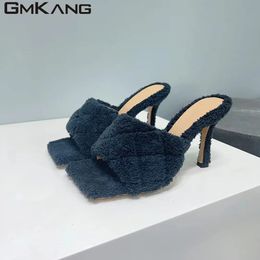 Rabbit Hair S Slippers Femmes Fashion Walk Show Mules Chaussures Femme Couleur Couleur Fourr