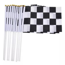 Drapeaux de signalisation de main de grille noir et blanc de course drapeaux de vague de main de damier à carreaux 14x21cm bannière avec la décoration de festival de mât de drapeau E0308