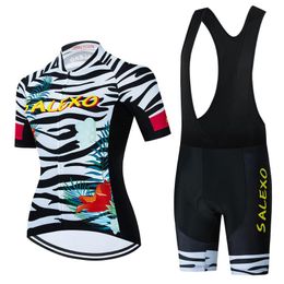 Ensembles de course 2021 Femmes Team Manches courtes Été Cyclisme Jersey Set Sport VTT Vêtements Vélo Route Cuissard Cuissard