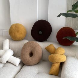 Almohada de lana de cordero con forma de estante, cojín redondo decorativo suave para el hogar, cojín de donut de felpa anudado hecho a mano