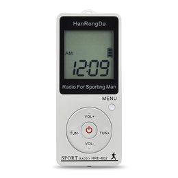 Rádio portátil hrd602 com receptor de fone de ouvido fm/am rádio display lcd botão bloqueio esportes pedômetro esportes mini rádios