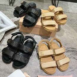 Raffia Effet tissu tissé glissements de sandales naturelles 5xx636 Designer glisses de raffia sandales féminines étoiles étoiles à motifs sandale sandale tissée sandale de plage d'été sandales