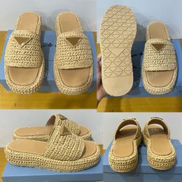 Raffian Crochet Flatform Slide 1xz761 Natuurlijke designer Slank geweven raffian geeft sandalen geëmailleerde metalen driehoek sandaal