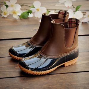 Merk Designer Dames Regenlaarzen Waterdichte regenschoenen Veterschoenen Slangpatroon Rubberen regenlaarzen voor dames Winterlaarzen Grote maat 43 230912