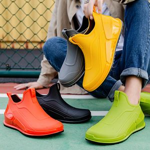 Boots de pluie comémore bottes de pluie Femmes étanche des chaussures de pluie courtes pour hommes étanches pour hommes, chaussures en caoutchouc de pêche à semelle épaisse 44 230811