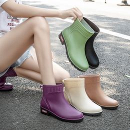 Botas de lluvia Comemore impermeables antideslizantes para mujer, zapatos de moda de terciopelo corto cálido para niñas, botas de agua, botas de goma para mujer 230114