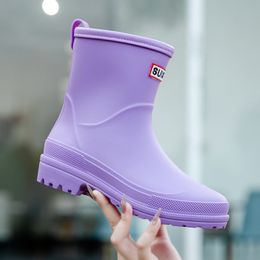 Bottes de pluie à la mode pour femmes, chaussures d'extérieur antidérapantes, bottines à Base plate, résistantes à l'usure, 2023, 230822