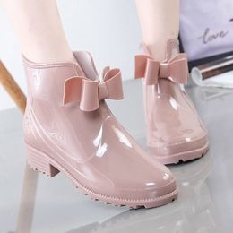 Bottes de pluie mode femmes antidérapant femmes chaussures d'eau fond plat velours court Tube chaud couvre-chaussures 230721