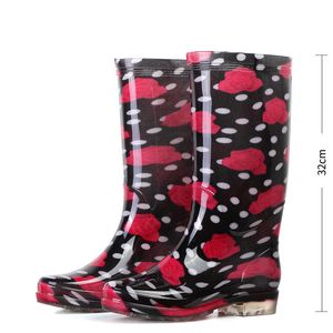 Regenlaarzen bloemenprint luxe ontwerper vrouwen rubberen schoenen waterdicht werk niet -slip tuingaloshes voor vrouw botas de caza pvc 230822