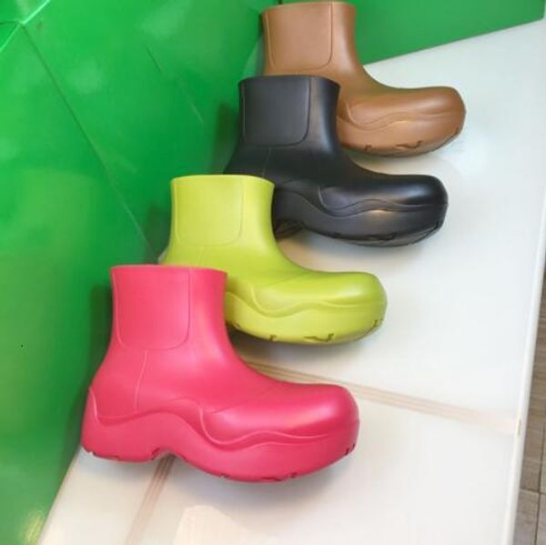 Botas de lluvia de lujo para mujer, botas de lluvia de goma para caminar, impermeables, botines de lluvia, botas cortas informales de fondo grueso 230323