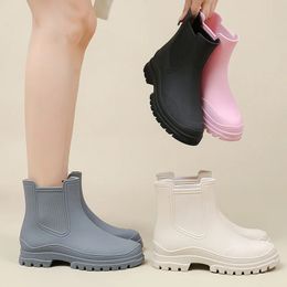 Regenlaarzen Dames Tuinoverschoenen Waterdichte rubberen Chelsea Laars Vrouwelijke antislip regenschoenen Vissen Waterschoenen Botas Lluvia Mujer 231229