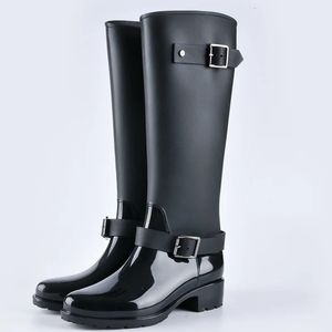 Bottes de pluie Bottes de pluie pour femmes bottes de pluie imperméables mode chaussures d'eau à tube long antidérapantes version coréenne bottes d'eau pour adultes à tube moyen femmes 231128