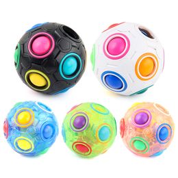 Magnetische ballen Regenboogbal Decompressiespeelgoed Roterende gyropuzzel Rond twaalf gaten Gemengde kleuren Magische balspeelgoed voor kinderen Fidgetspeelgoed Volwassenen Kerstcadeau