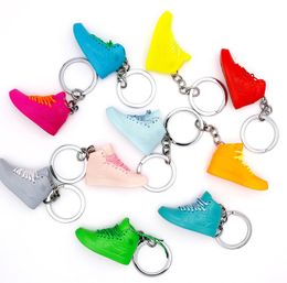 Diseñador de color del arco iris Zapatos de baloncesto Molde Llaveros Mini Deportes Gimnasio Zapato Llavero Colgante Llavero Accesorios de joyería Regalo Precio a granel