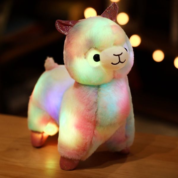 Poupée peluche en peluche d'alpaga de couleur arc-en-ciel