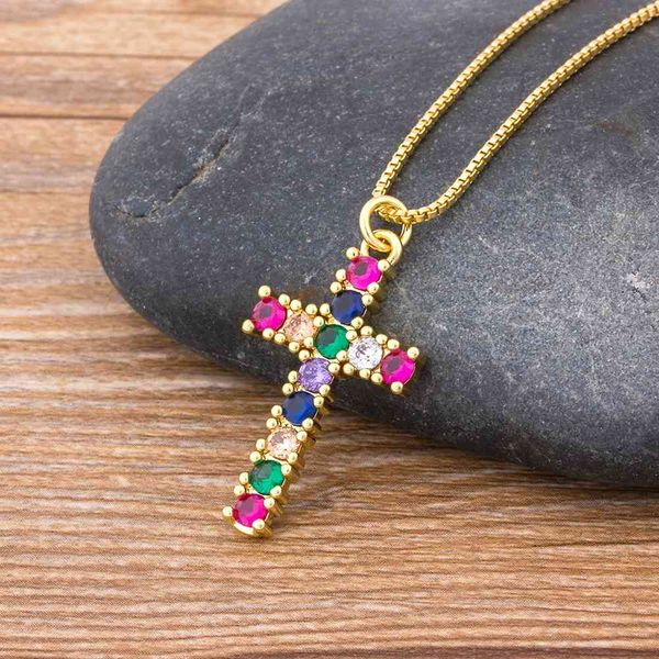 Arco Iris Cruz colgante de cristal collar de cadena de oro AAA brillante Zirconia cúbica gargantilla collares joyería de moda regalos para mujeres Y0301